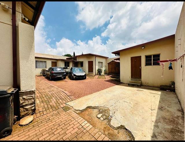4 BEDROOM HOUSE FOR SALE IN KENSINGTON